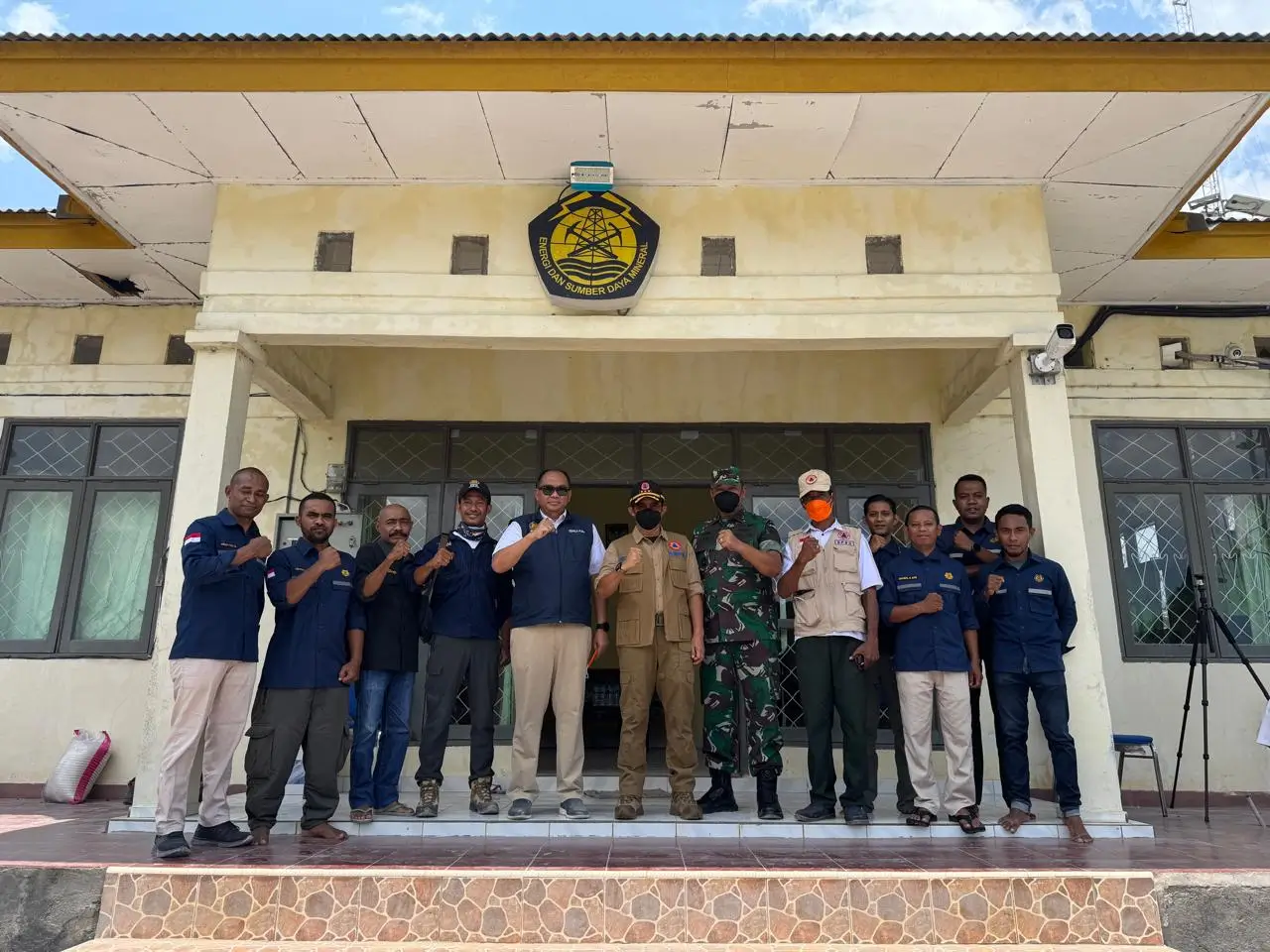 Kepala BNPB Letjen TNI Dr. Suharyanto, S.Sos., M.M meninjau Pos Pengamatan Gunungapi Lewotobi Laki-Laki yang berada di Kabupaten Flores Timur, Nusa Tenggara Timur, Rabu (6/11)